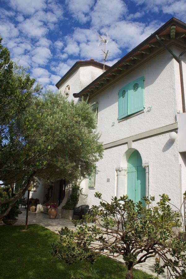 Hotel Poseidon Marina di Pietrasanta Exterior photo