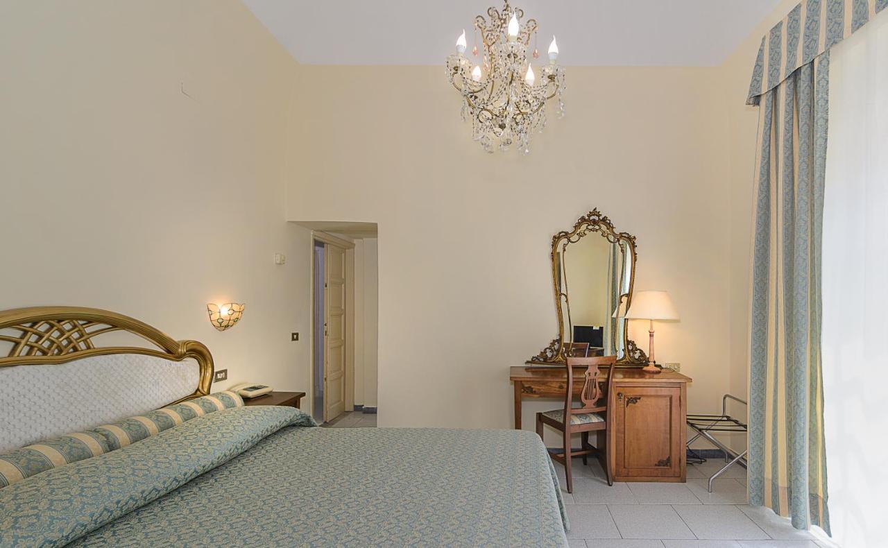 Hotel Poseidon Marina di Pietrasanta Exterior photo