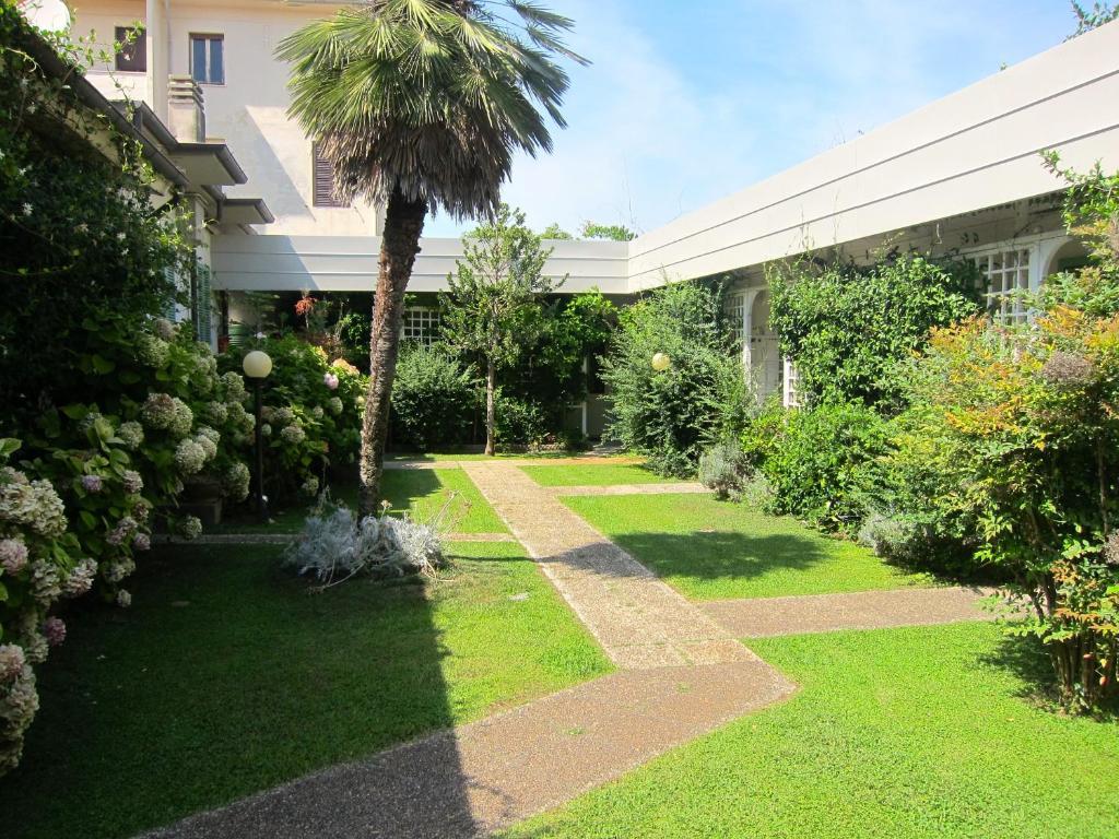 Hotel Poseidon Marina di Pietrasanta Exterior photo