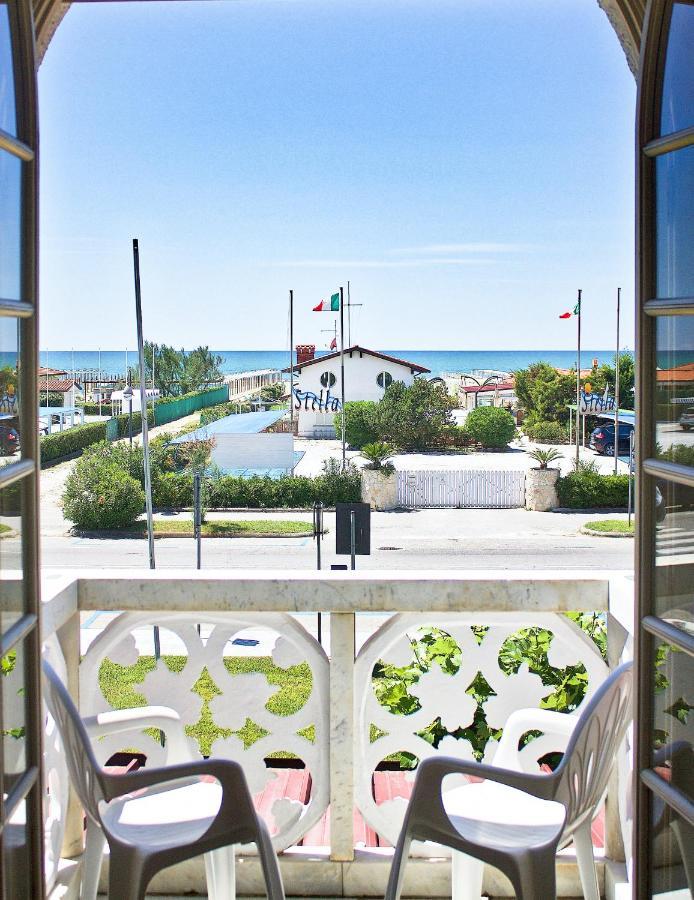 Hotel Poseidon Marina di Pietrasanta Exterior photo